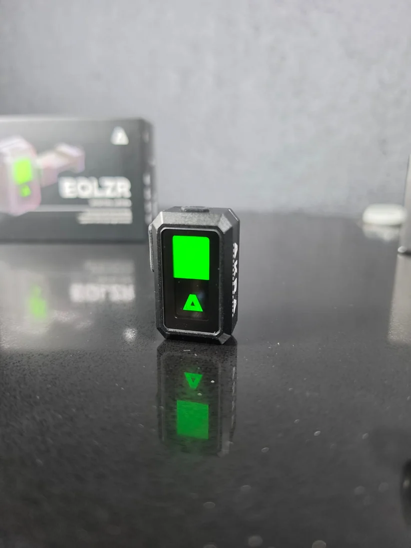 AKRA EQLZR Digital Level